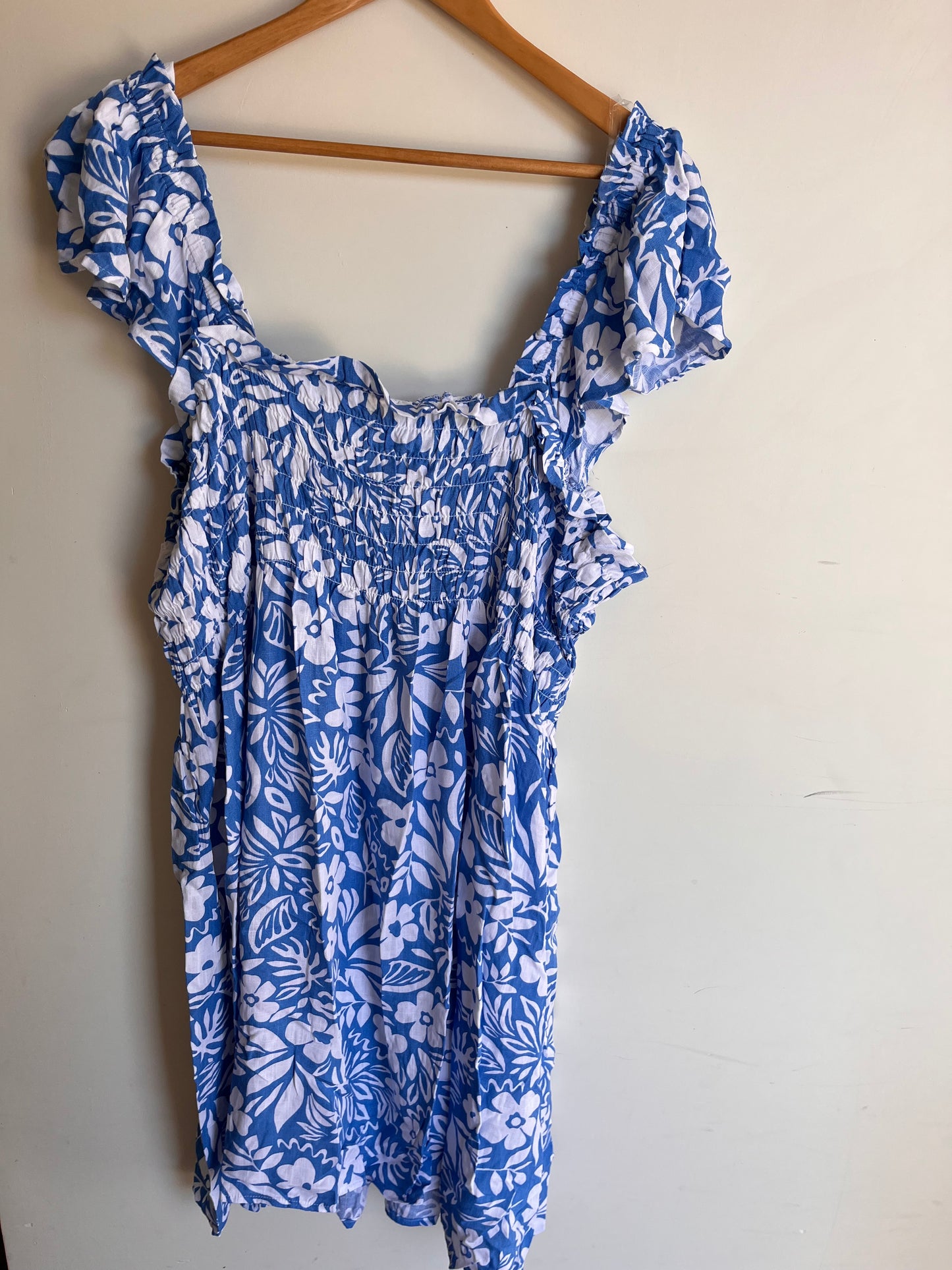 H&H dress size 22