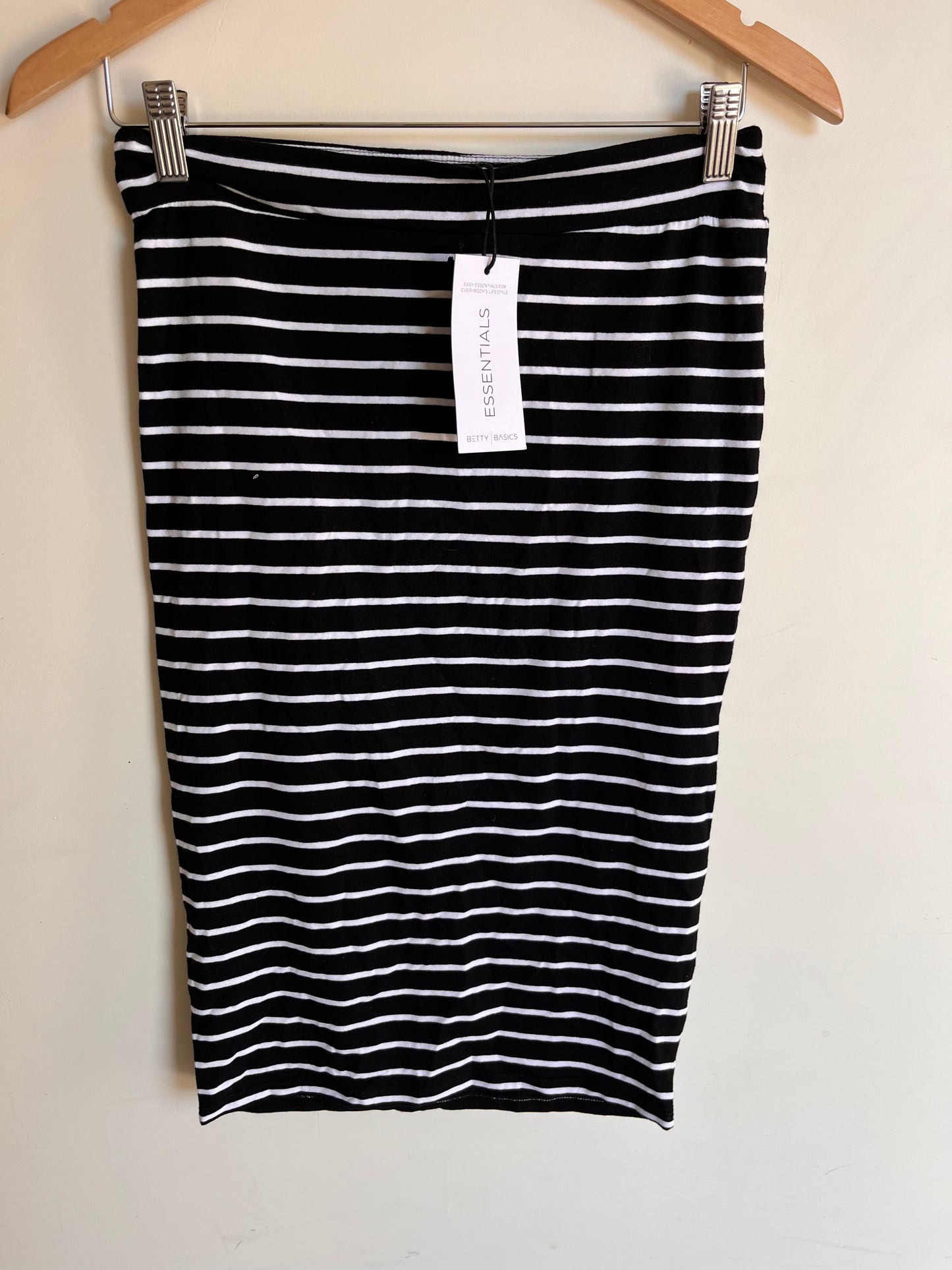 Betty Basics Midi Skirt size 10